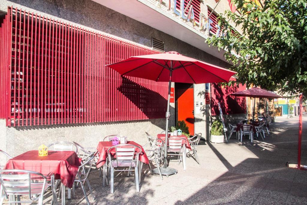 Hotel Villa De Zaragoza Casetas Luaran gambar