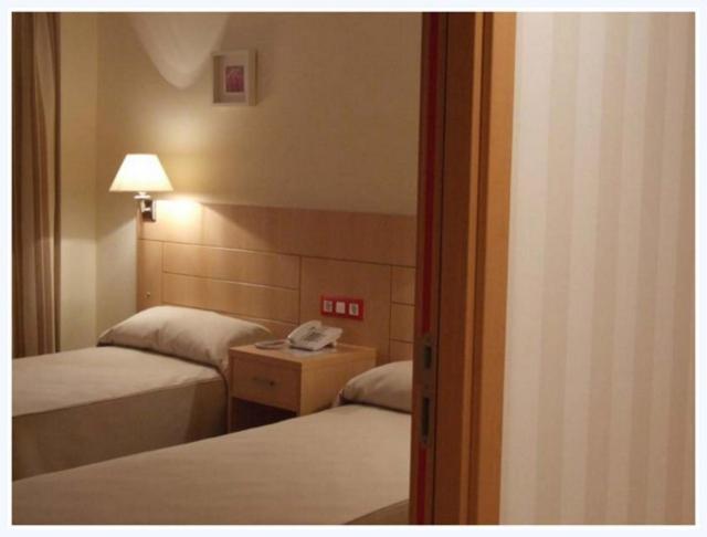Hotel Villa De Zaragoza Casetas Bilik gambar